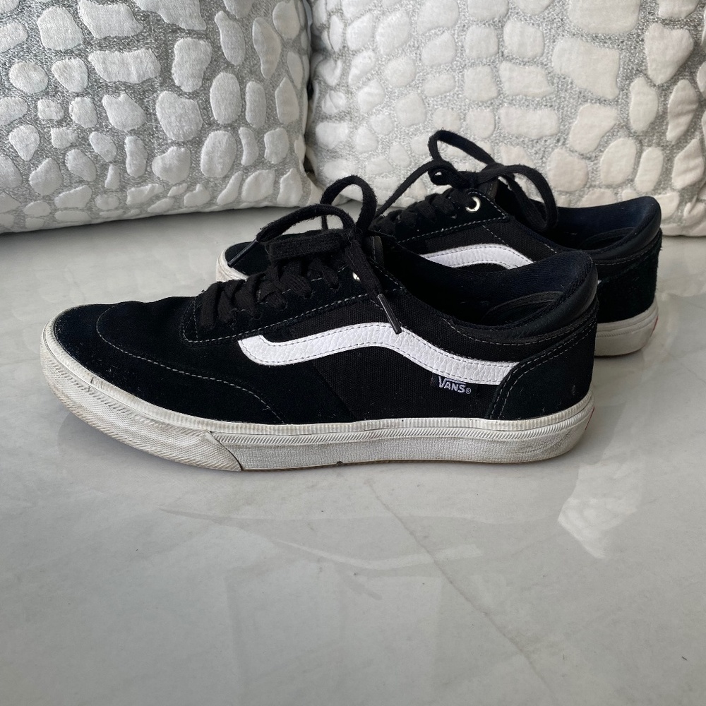 Vans - Picture 3 of 7
